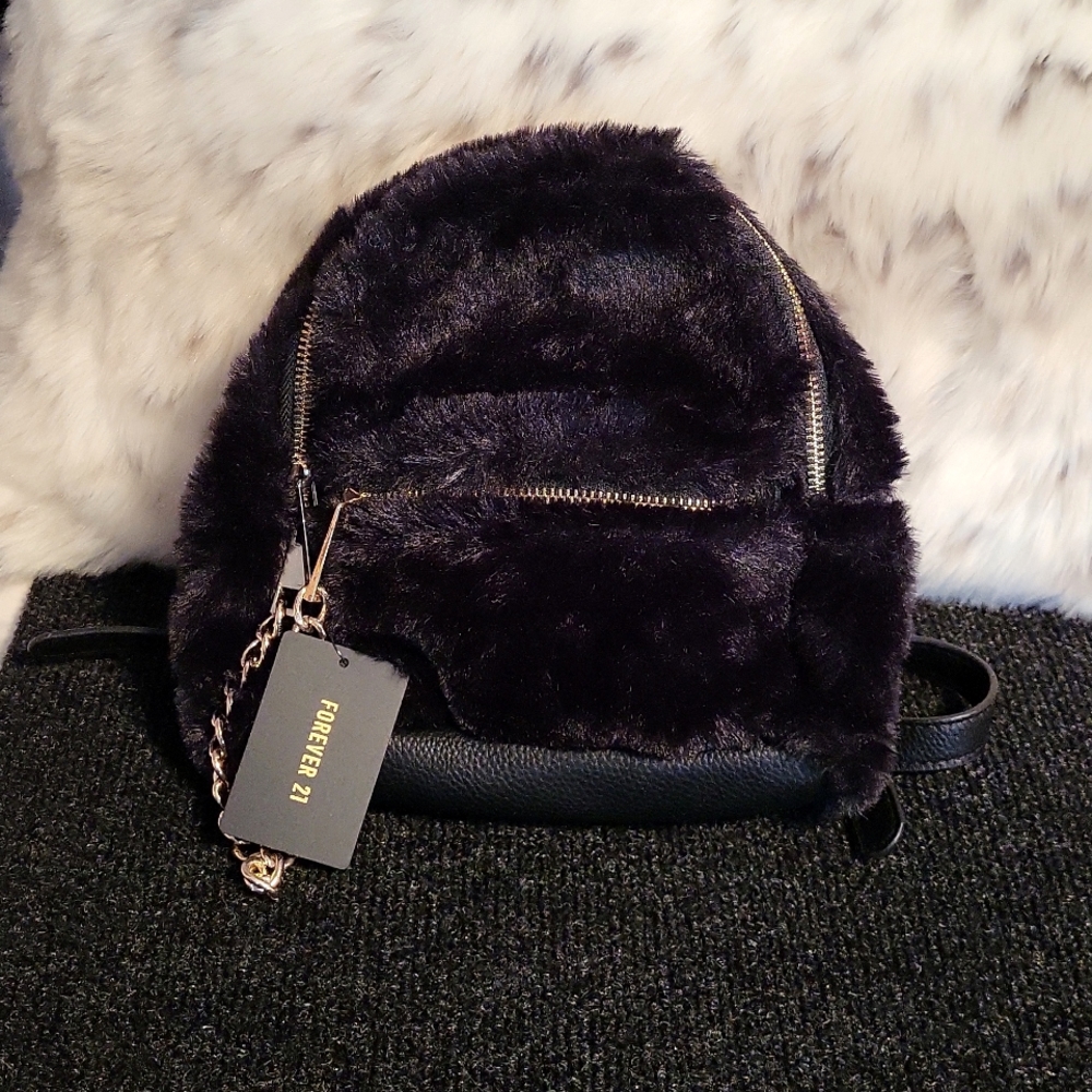 *NEW* FOREVER 21 Black Faux Fur Backpack with Silver Chain